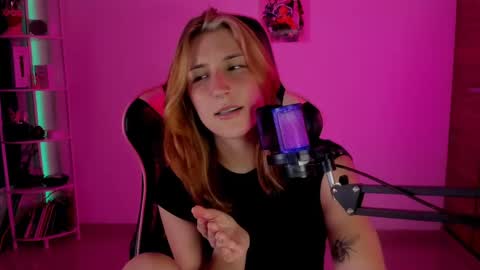 Snapshot of jacky_croft chatting on 01/09/25, 05:34 Linda Sofia help me get to 100 thumbs up online show from 01/09/25, 05:34