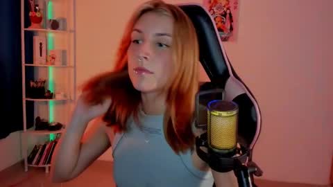 Snapshot of jacky_croft chatting on 01/13/25, 03:34 Linda Sofia help me get to 100 thumbs up online show from 01/13/25, 03:34