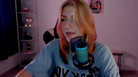 Snapshot of jacky_croft chatting on 01/17/25, 03:23 Linda Sofia help me get to 100 thumbs up online show from 01/17/25, 03:23