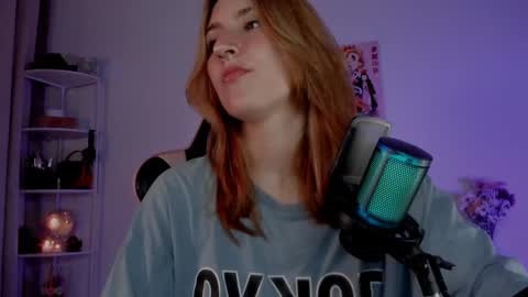 Snapshot of jacky_croft chatting on 02/15/25, 02:37 Linda Sofia help me get to 100 thumbs up online show from 02/15/25, 02:37