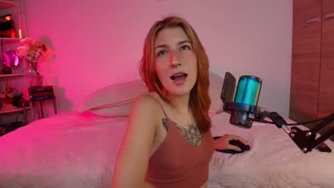 Snapshot of jacky_croft chatting on 02/25/25, 05:08 Linda Sofia help me get to 100 thumbs up online show from 02/25/25, 05:08