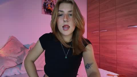 Snapshot of jacky_croft chatting on 03/03/25, 03:41 Linda Sofia help me get to 100 thumbs up online show from 03/03/25, 03:41