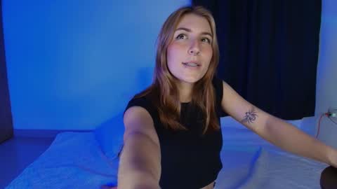 Snapshot of jacky_croft chatting on 03/08/25, 04:56 Linda Sofia help me get to 100 thumbs up online show from 03/08/25, 04:56