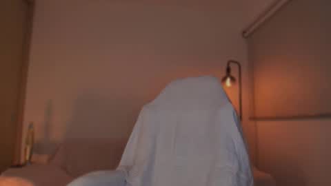 Snapshot of jacky_croft chatting on 09/14/25, 03:38 Linda Sofia help me get to 100 thumbs up online show from 09/14/25, 03:38