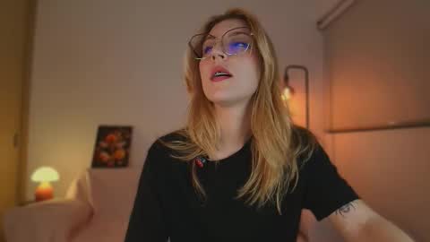 Snapshot of jacky_croft chatting on 10/14/25, 04:46 Linda Sofia help me get to 100 thumbs up online show from 10/14/25, 04:46