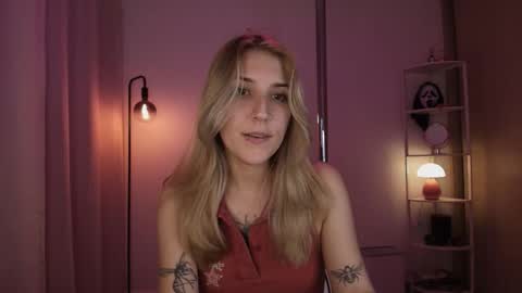 Linda Sofia help me get to 100 thumbs up online show from 02/11/26, 02:49