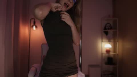 Linda Sofia help me get to 100 thumbs up online show from 02/14/26, 02:41