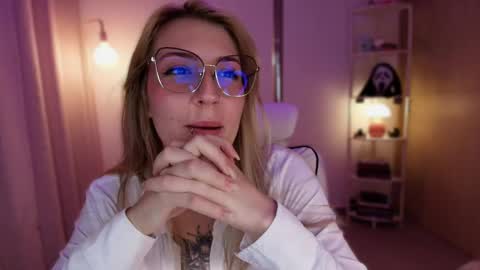 Linda Sofia help me get to 100 thumbs up online show from 04/24/26, 01:41