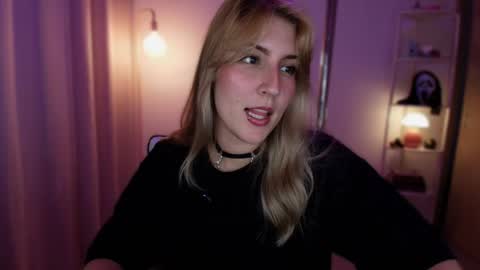 Snapshot of jacky_croft chatting on 04/26/26, 02:09 Linda Sofia help me get to 100 thumbs up online show from 04/26/26, 02:09