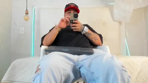 Snapshot of jacob_garciaa chatting on 11/02/25, 06:16 TJ online show from 11/02/25, 06:16