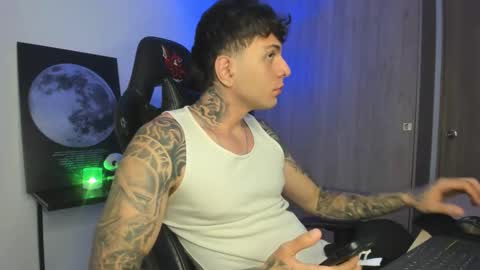 Snapshot of jacobb116 chatting on 11/21/25, 01:26 jacobb116 online show from 11/21/25, 01:26