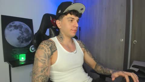 Snapshot of jacobb116 chatting on 11/28/25, 01:08 jacobb116 online show from 11/28/25, 01:08