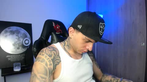 Snapshot of jacobb116 chatting on 12/15/25, 01:10 jacobb116 online show from 12/15/25, 01:10