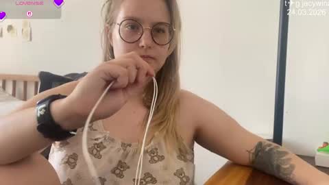 Snapshot of jacywinslat chatting on 03/24/26, 07:57 jacywinslat online show from 03/24/26, 07:57