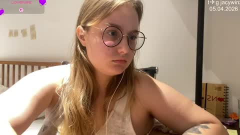 Snapshot of jacywinslat chatting on 04/05/26, 04:04 jacywinslat online show from 04/05/26, 04:04