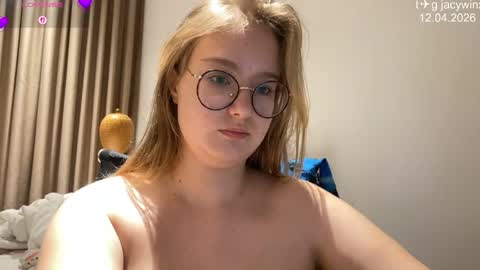 Snapshot of jacywinslat chatting on 04/12/26, 11:59 jacywinslat online show from 04/12/26, 11:59