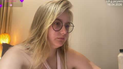 Snapshot of jacywinslat chatting on 04/16/26, 07:14 jacywinslat online show from 04/16/26, 07:14