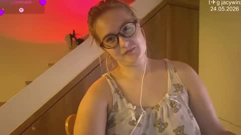 Snapshot of jacywinslat chatting on 05/24/26, 01:05 jacywinslat online show from 05/24/26, 01:05