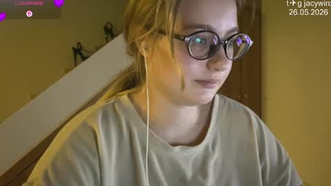 Snapshot of jacywinslat chatting on 05/26/26, 04:47 jacywinslat online show from 05/26/26, 04:47