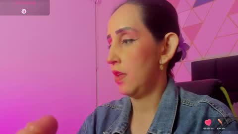 Snapshot of jadde13 chatting on 11/06/25, 08:54 Jadde online show from 11/06/25, 08:54