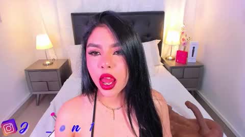  Jade Bonnet online show from 09/29/25, 12:10