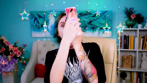 Snapshot of jade_castle chatting on 01/06/25, 02:25 jade_castle online show from 01/06/25, 02:25