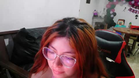 Snapshot of jade_john chatting on 11/26/25, 11:06 jade and jhon online show from 11/26/25, 11:06