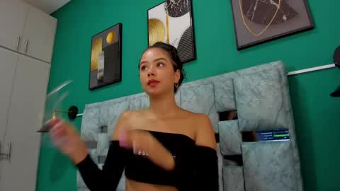 jade_lovv online show from 04/17/26, 07:50