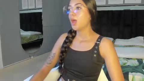 jade_lovv online show from 06/26/26, 07:51