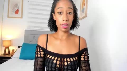 Snapshot of jade_obi chatting on 12/09/24, 02:39 Jade smile online show from 12/09/24, 02:39