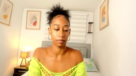 Snapshot of jade_obi chatting on 12/14/24, 03:58 Jade smile online show from 12/14/24, 03:58