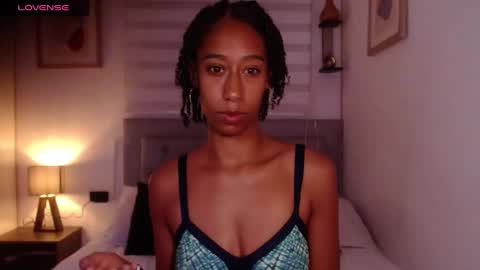 Snapshot of jade_obi chatting on 02/03/25, 02:45 Jade smile online show from 02/03/25, 02:45