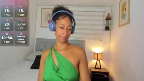 Snapshot of jade_obi chatting on 02/24/25, 03:31 Jade smile online show from 02/24/25, 03:31