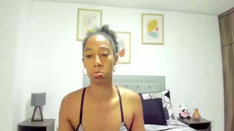 Snapshot of jade_obi chatting on 09/12/25, 02:28 Jade smile online show from 09/12/25, 02:28