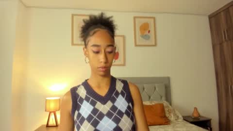 Snapshot of jade_obi chatting on 10/02/25, 03:19 Jade smile online show from 10/02/25, 03:19