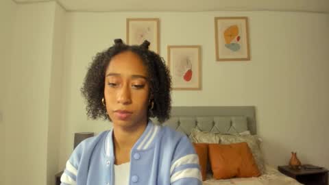 Snapshot of jade_obi chatting on 10/11/25, 06:06 Jade smile online show from 10/11/25, 06:06