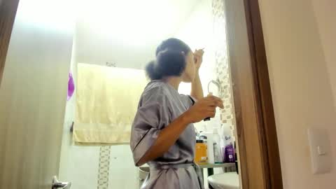 Snapshot of jade_obi chatting on 10/22/25, 02:50 Jade smile online show from 10/22/25, 02:50