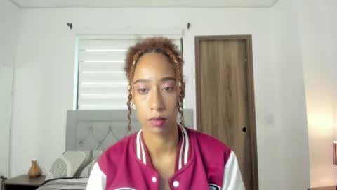 Jade smile online show from 04/15/26, 12:34