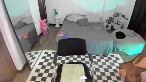 Snapshot of jade_porn chatting on 12/19/25, 03:08 Jade independent model online show from 12/19/25, 03:08