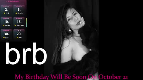 jade white  online show from 09/20/25, 12:17