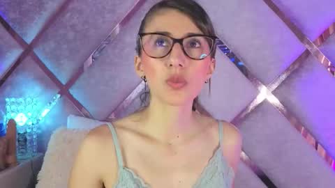 jade white  online show from 02/05/26, 01:49