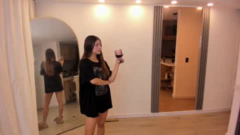 Snapshot of jade_ws chatting on 02/20/25, 01:25 Jade online show from 02/20/25, 01:25