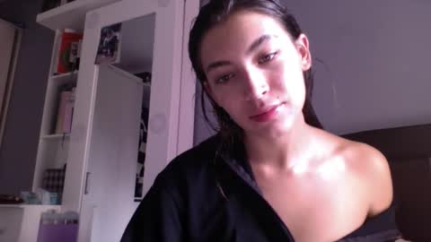 Jade online show from 06/05/26, 09:42