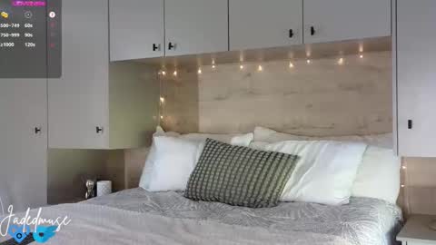 Jade online show from 03/09/26, 08:18