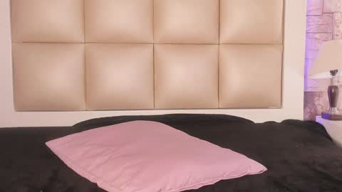 Snapshot of jadeestudios chatting on 01/07/25, 07:49 jadeestudios online show from 01/07/25, 07:49