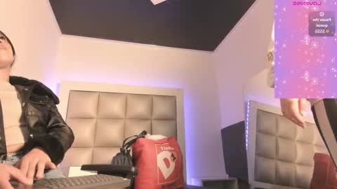 Snapshot of jadeestudios chatting on 09/15/25, 11:54 jadeestudios online show from 09/15/25, 11:54