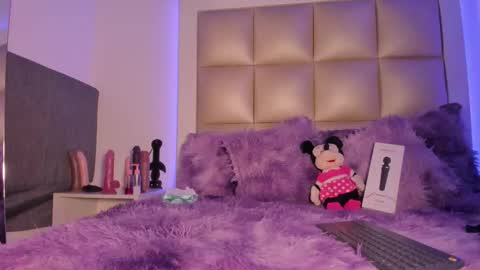 jadeestudios online show from 12/20/25, 04:58