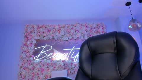 Snapshot of jadeevansx chatting on 01/03/25, 09:05 JADE EVANS online show from 01/03/25, 09:05