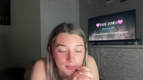 Snapshot of jadejamessecret chatting on 06/20/26, 03:09 Jade james online show from 06/20/26, 03:09