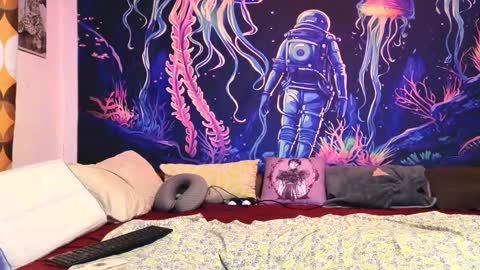 Jadelin Min online show from 03/03/25, 05:50